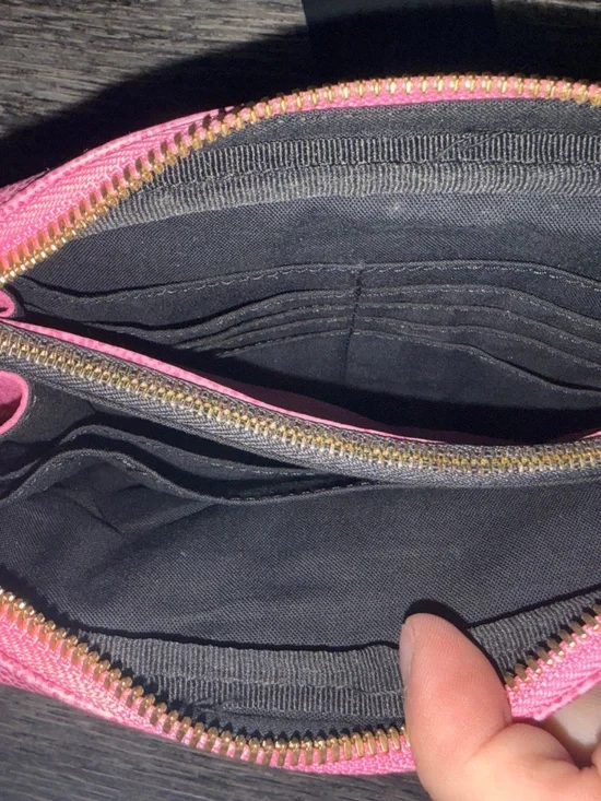 NWT LAAEL Pink Fur Large Zip Wristlet - Picture 3 of 7